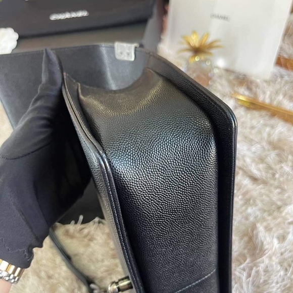 Authentic Chanel Boy 10 Caviar - Picture 7 of 16